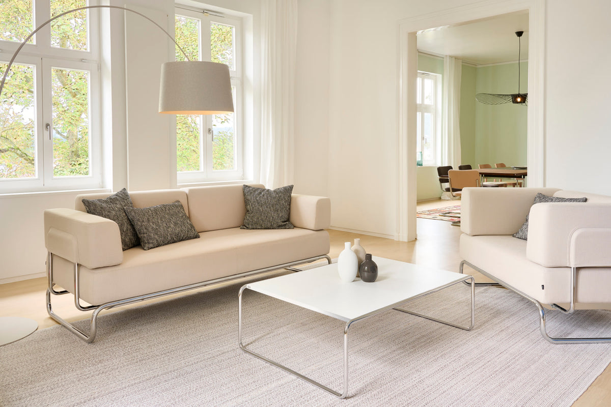 Thonet B 20 ved sofa