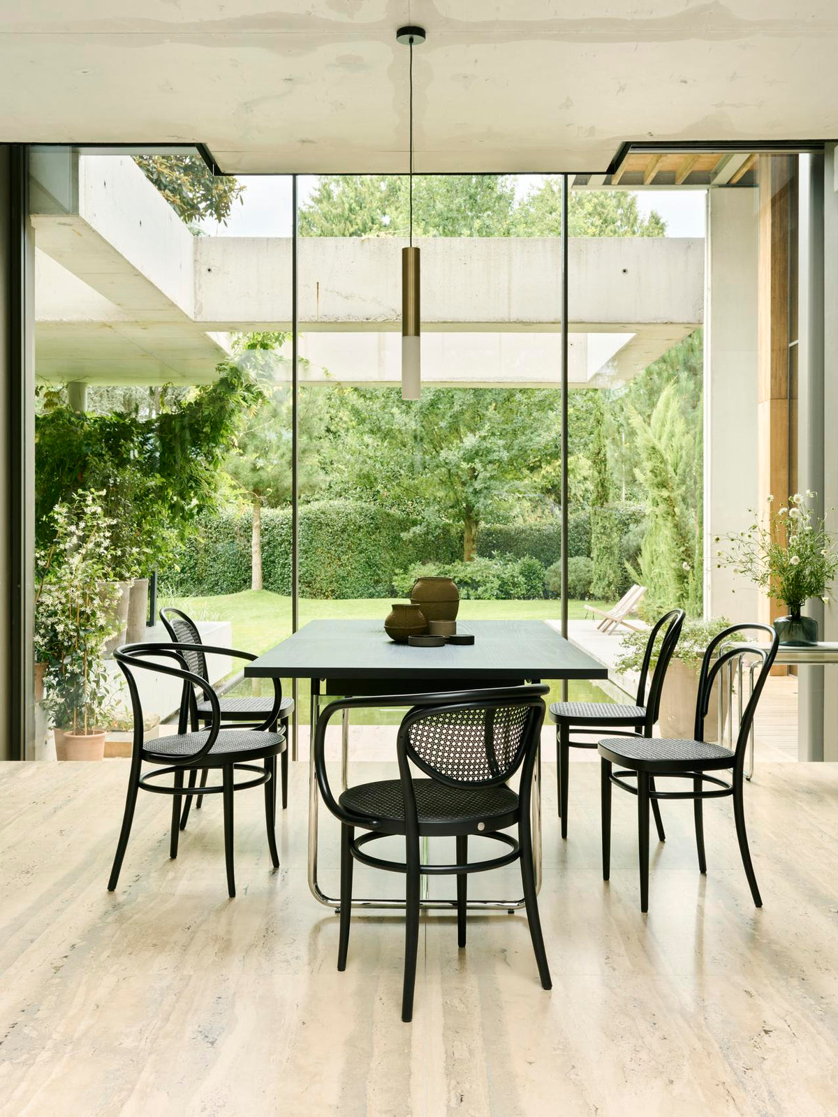 Thonet 209 / 210 armstol i miljø