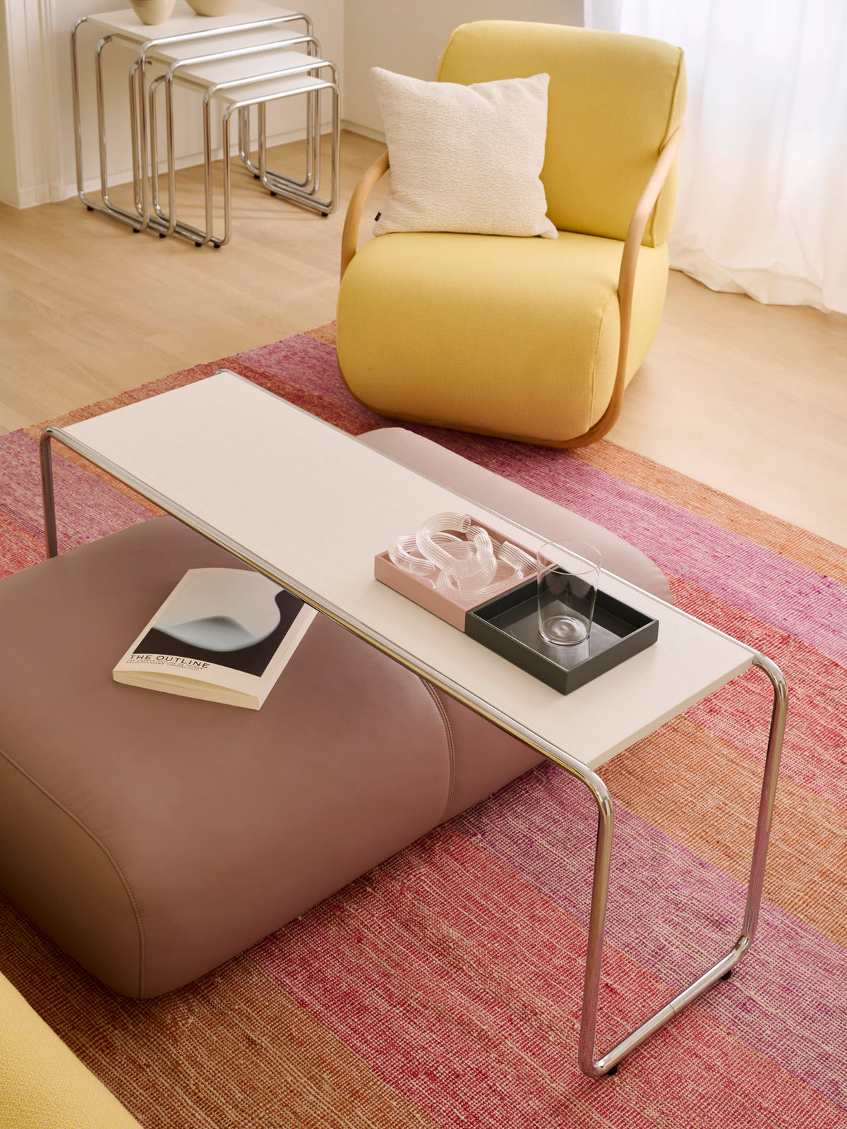 Thonet 2002 H puff i stue