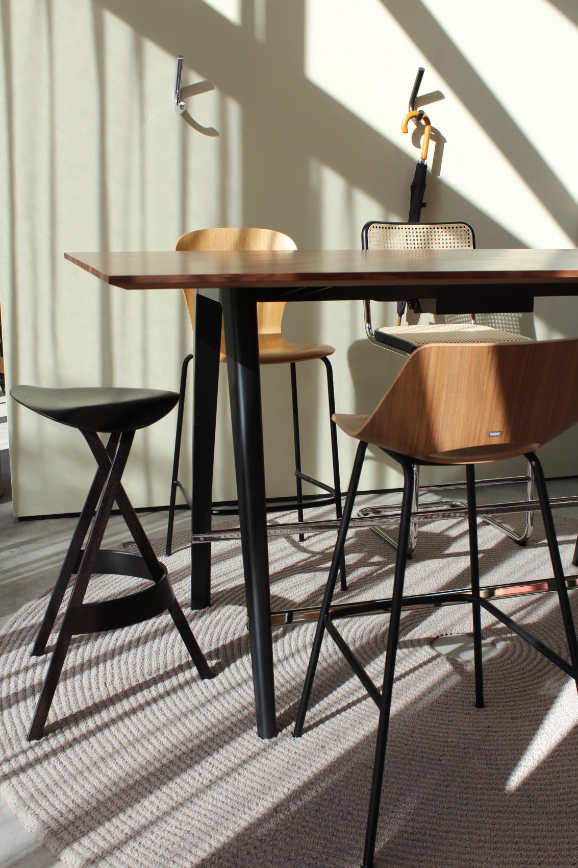 Thonet 1510 høyt bord