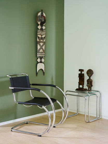 Thonet B 9 ved sofa