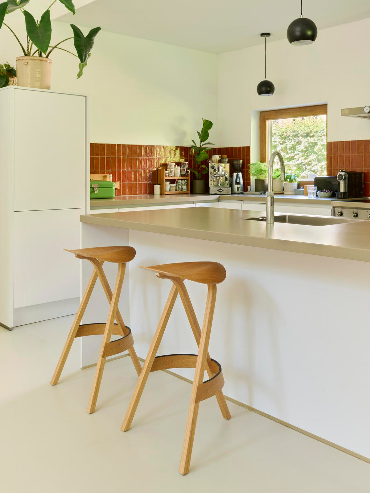 Thonet 404 H barkrakk i miljø