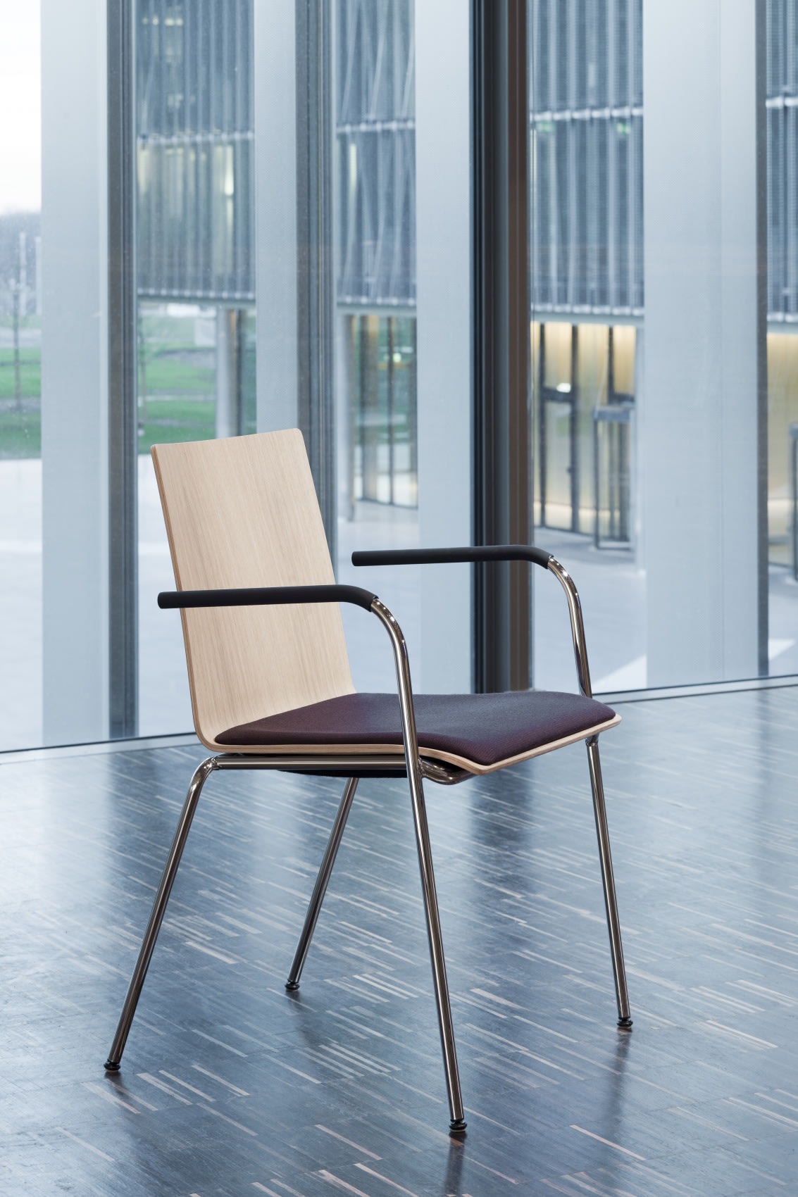Thonet S 162 F armstol i miljø