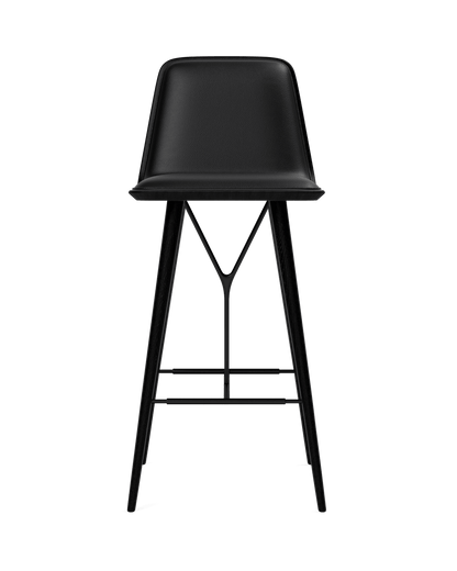 Fredericia Spine Wood Barstool forsidepolstret. Velg tekstil og treverk.
