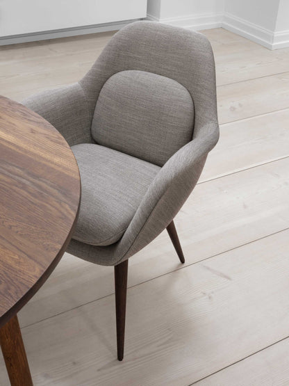 Fredericia Swoon Dining Armchair trestell. Velg tekstil