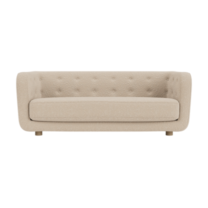 Audo Copenhagen Vilhelm Sofa sofa. Velg tekstil, treverk og knapper