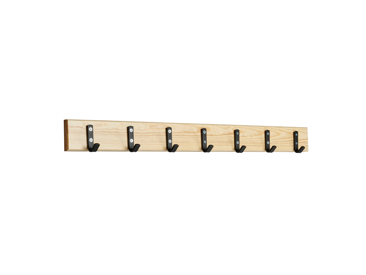 Essem Design Kroklist 1 knaggrekke – sorte kroker. Velg farge og lengde.
