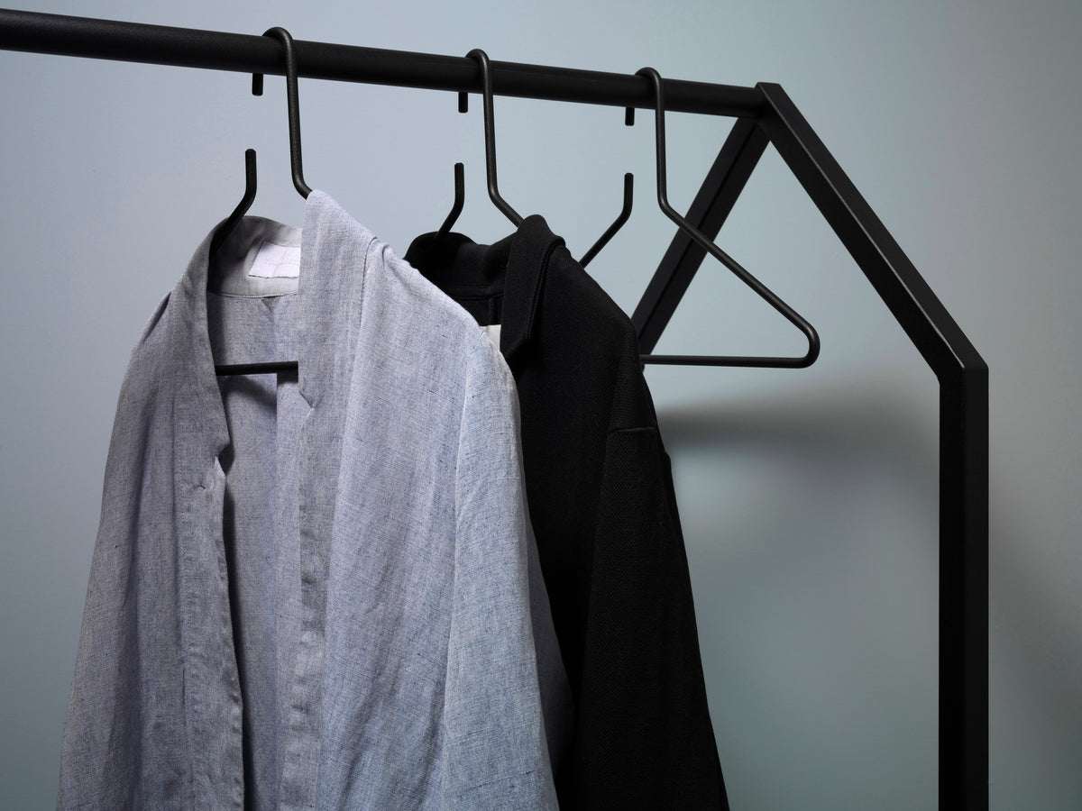 Essem Design Clothing House klesstativ