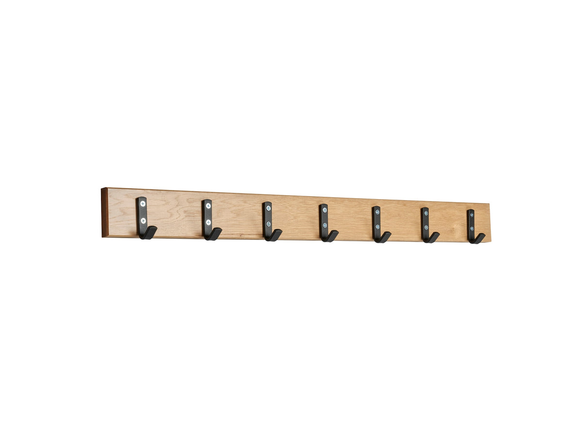 Essem Design Kroklist 1 knaggrekke – sorte kroker. Velg farge og lengde.