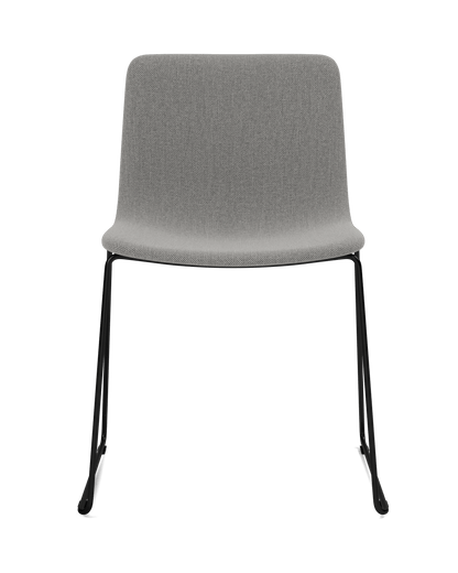 Fredericia Pato Sledge Chair fullpolstret. Velg tekstil.