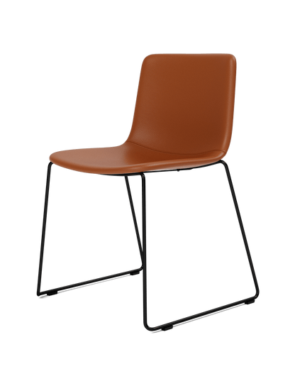 Fredericia Pato Sledge Chair fullpolstret. Velg tekstil