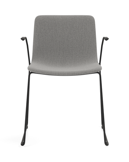 Fredericia Pato Sledge Armchair fullpolstret. Velg tekstil.