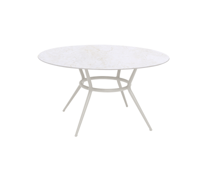 Cane-line Joy spisebord Ø144 cm – Sand, aluminium / Travertine look, keramikk