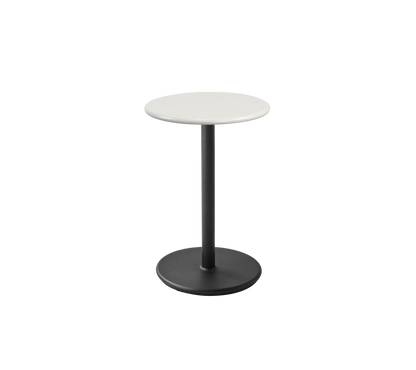 Cane-line Go kafébord Ø45 cm – Lava grey, aluminium / Sand, halvblank aluminium