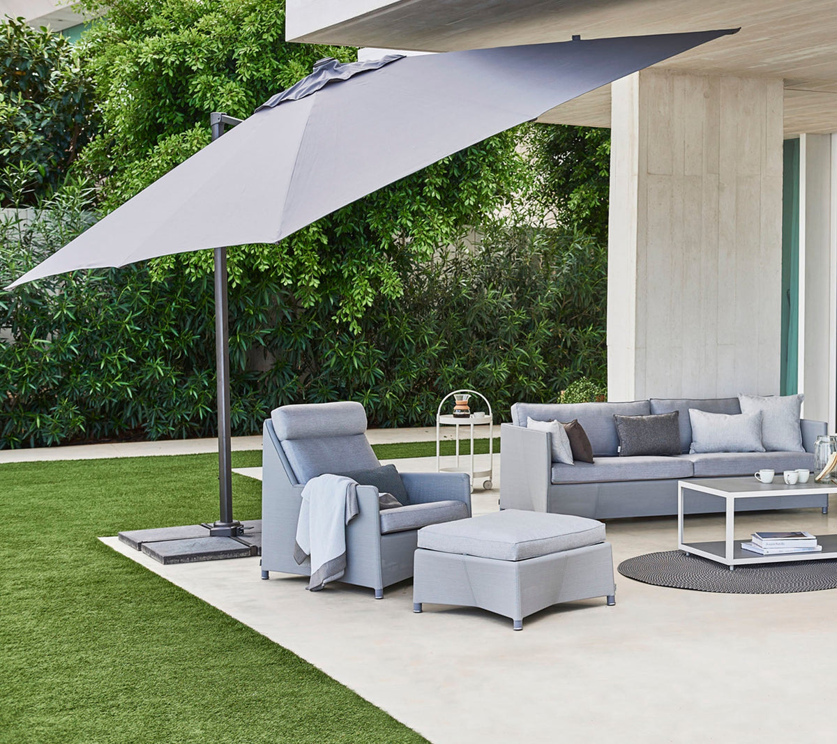 Cane-line Hyde Luxe parasoll 3×3 m m/tilt – miljøbilde 1