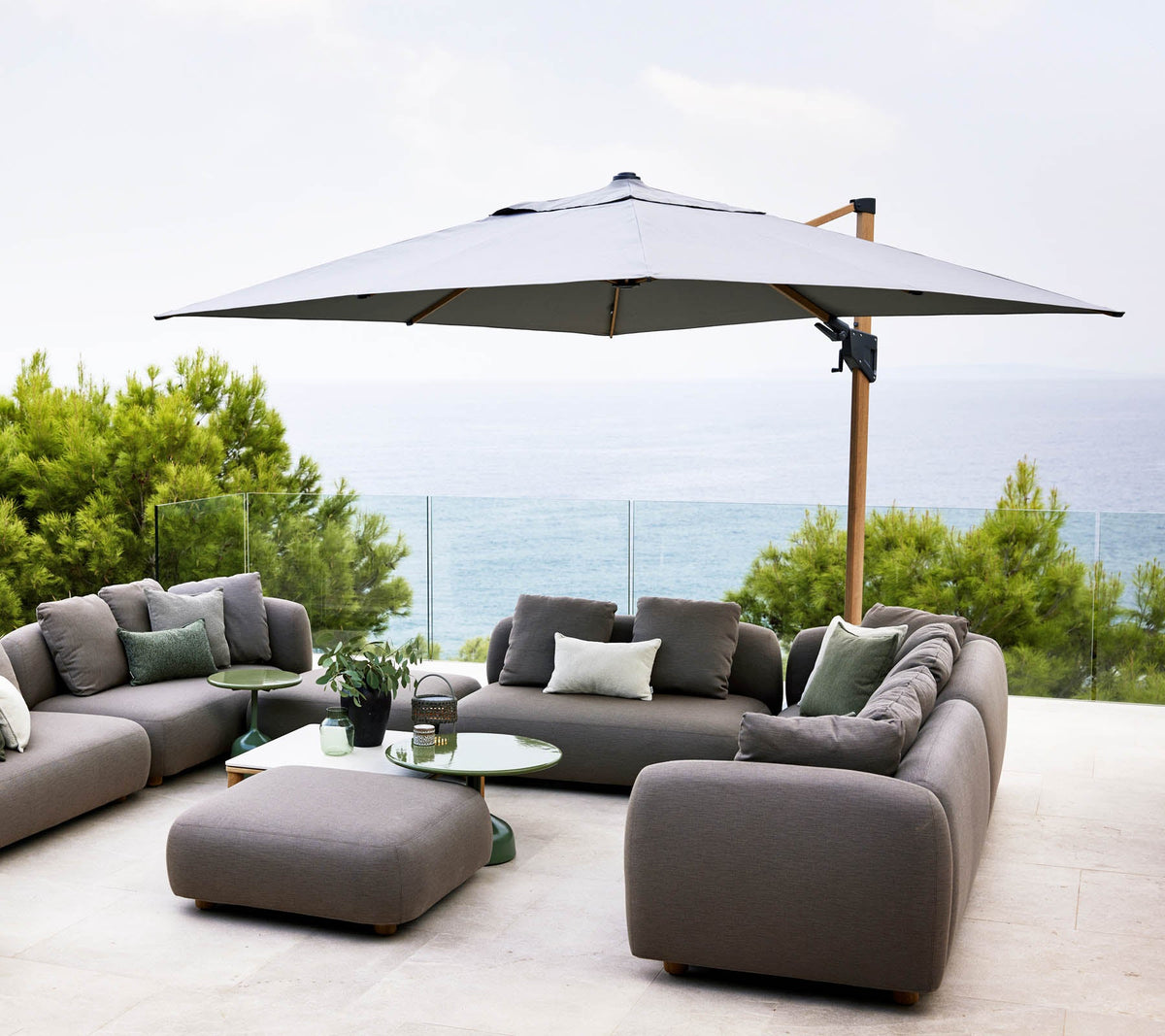 Cane-line Hyde Luxe parasoll 3×3 m m/tilt – miljøbilde 2