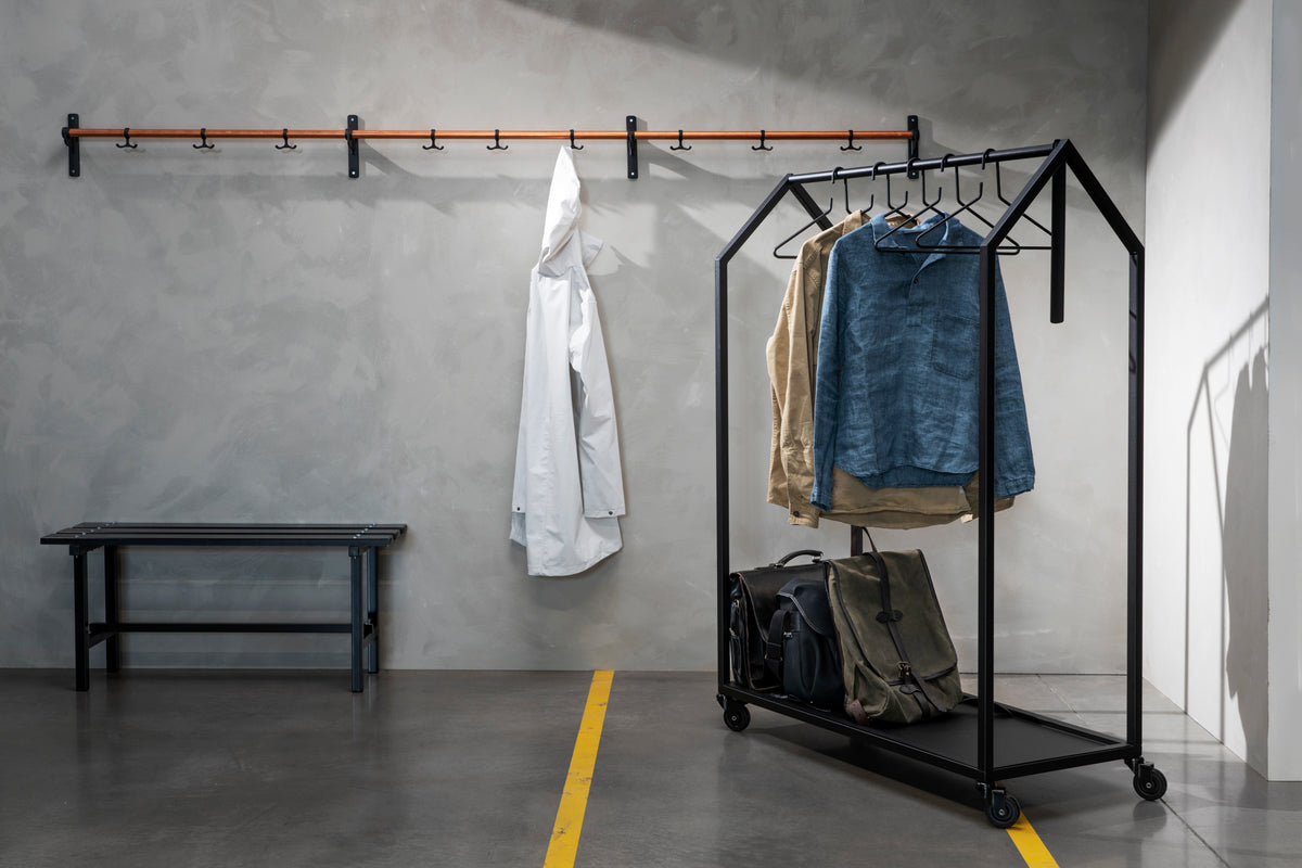 Essem Design Clothing House skostativ