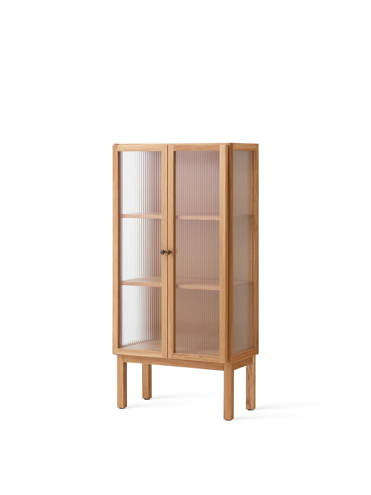 Audo Copenhagen Curiosity Cabinet vitrineskap. Velg modell