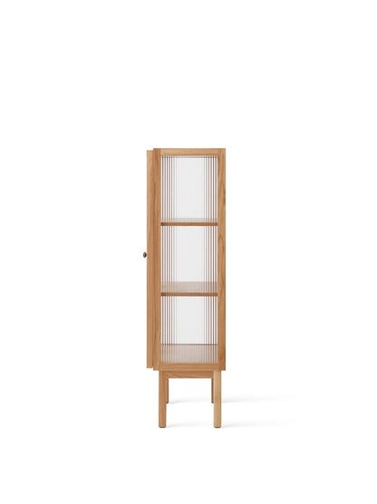 Audo Copenhagen Curiosity Cabinet vitrineskap. Velg modell
