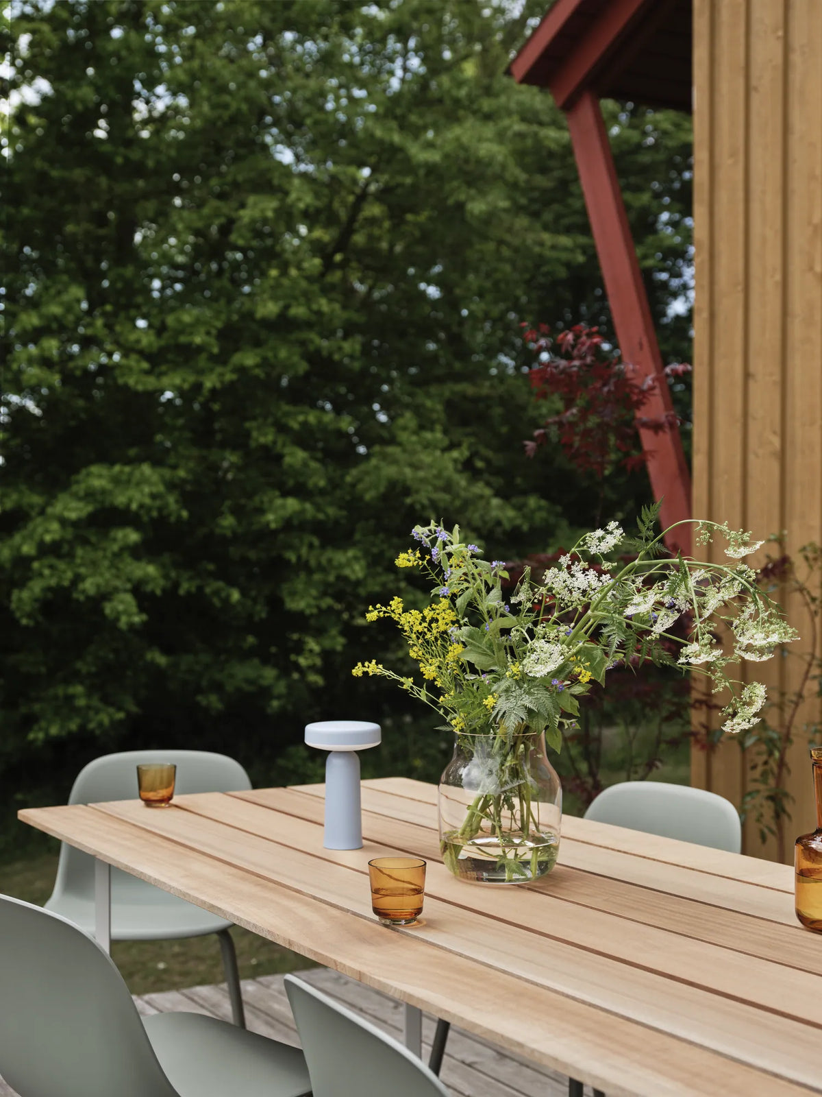 Muuto Ease oppladbar bordlampe. Velg farge
