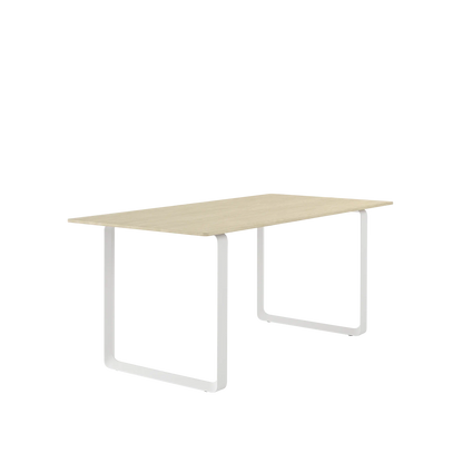 Muuto 70/70 spisebord. Velg størrelse og utførelse