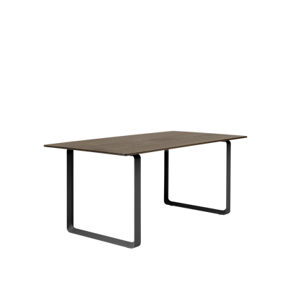 Muuto 70/70 spisebord. Velg størrelse og utførelse