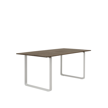 Muuto 70/70 spisebord. Velg størrelse og utførelse