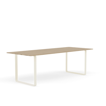 Muuto 70/70 spisebord. Velg størrelse og utførelse.