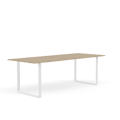 Muuto 70/70 spisebord. Velg størrelse og utførelse.
