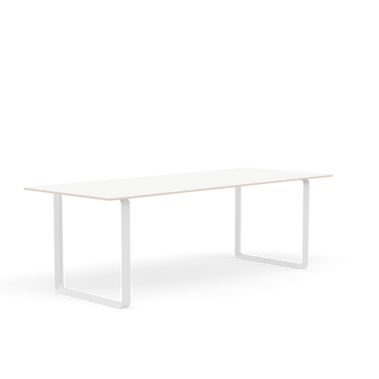 Muuto 70/70 spisebord. Velg størrelse og utførelse.