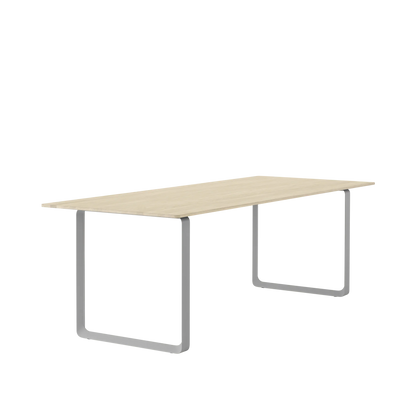Muuto 70/70 spisebord. Velg størrelse og utførelse.