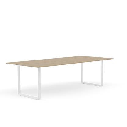 Muuto 70/70 spisebord. Velg størrelse og utførelse.