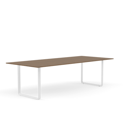 Muuto 70/70 spisebord. Velg størrelse og utførelse.
