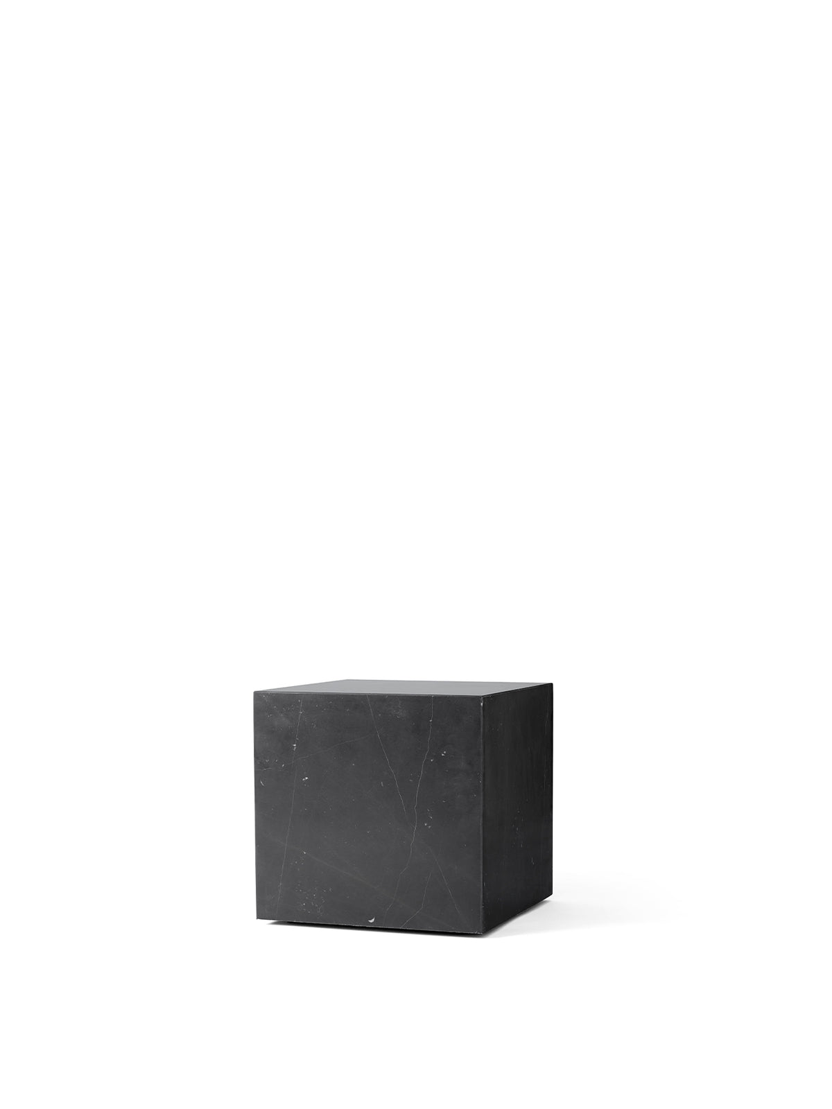 Audo Copenhagen Plinth Cubic sidebord. Velg stein