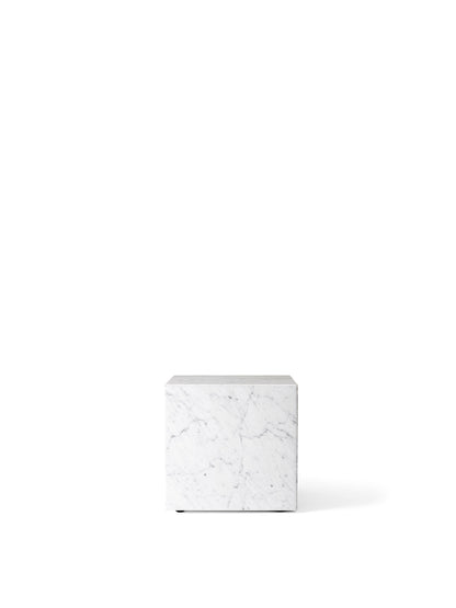 Audo Copenhagen Plinth Cubic sidebord. Velg stein