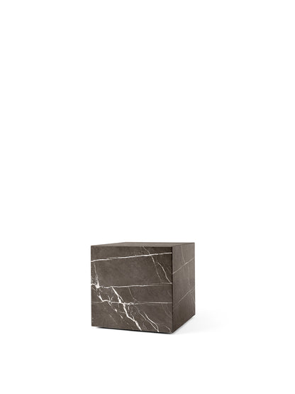 Audo Copenhagen Plinth Cubic sidebord. Velg stein