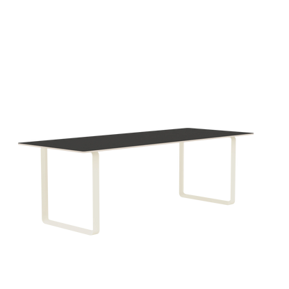Muuto 70/70 spisebord. Velg størrelse og utførelse