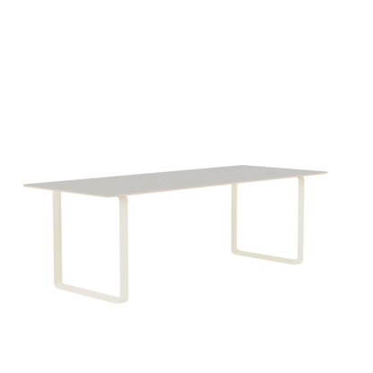 Muuto 70/70 spisebord. Velg størrelse og utførelse.