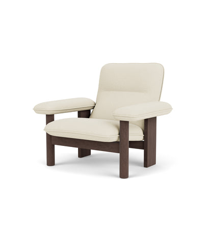 Audo Copenhagen Brasilia Lounge Chair lenestol, lav rygg. Velg tekstil og treverk