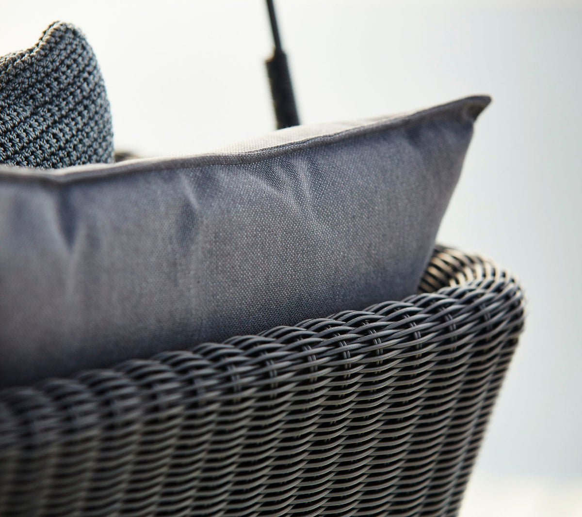 Cane-line Cave hengesofa