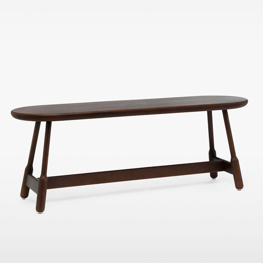 Massproductions Albert benk – L 160 cm / Valnøttbeiset bøk