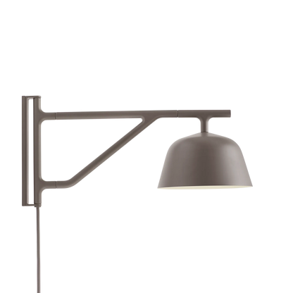 Muuto Ambit vegglampe. Velg farge