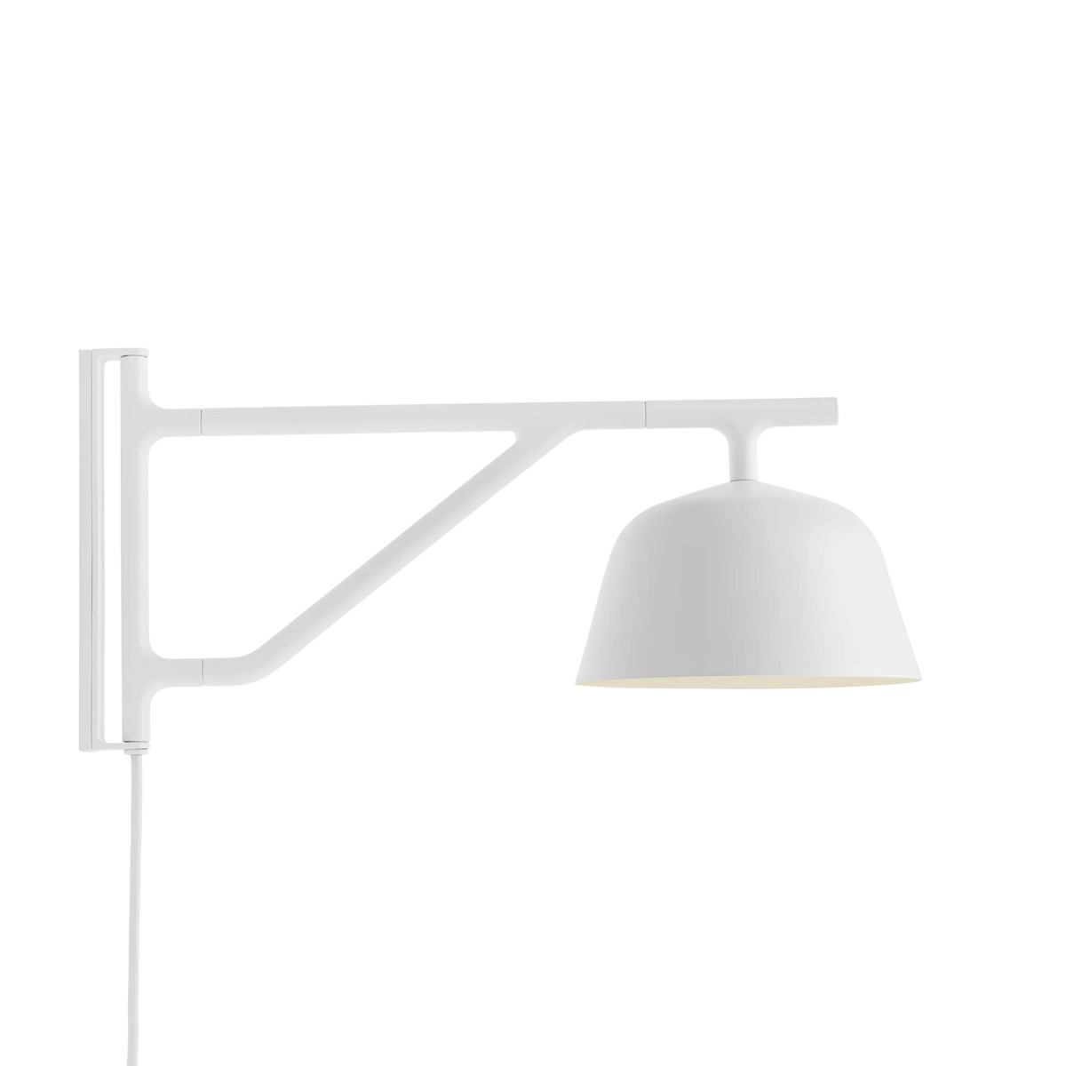 Muuto Ambit vegglampe. Velg farge