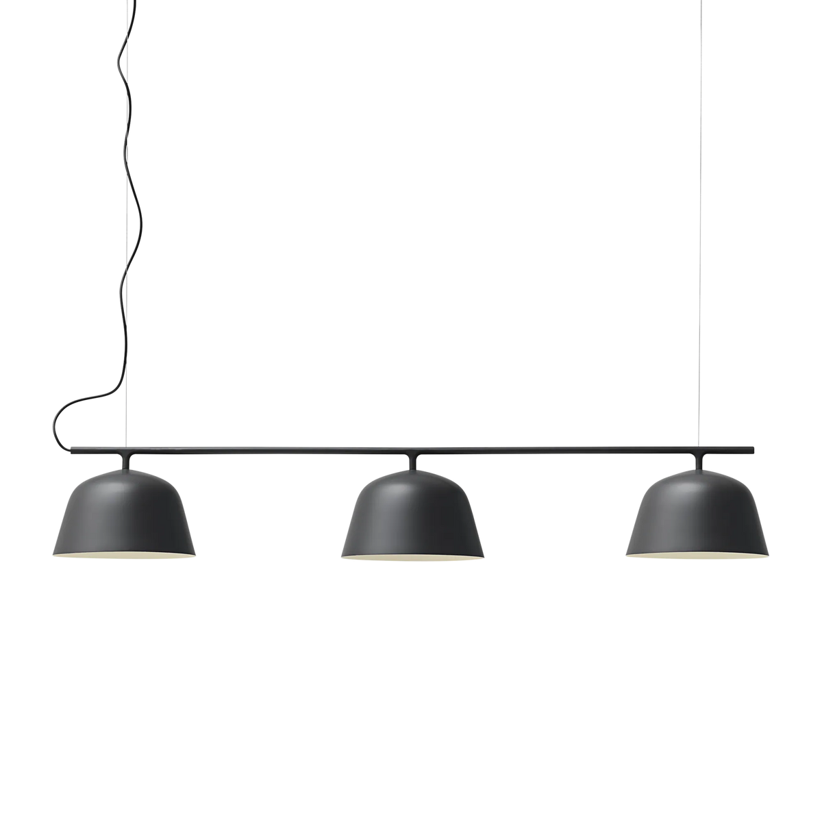 Muuto Ambit skinnelampe 126 cm. Velg farge