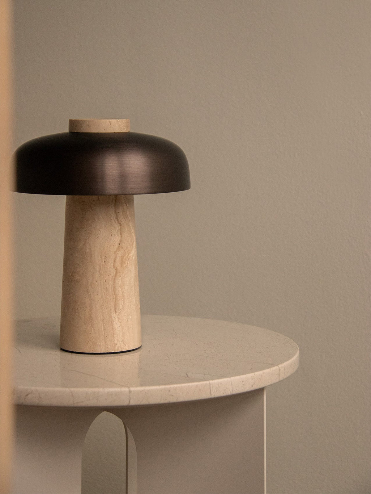 Audo Copenhagen Reverse Portable Lamp oppladbar bordlampe