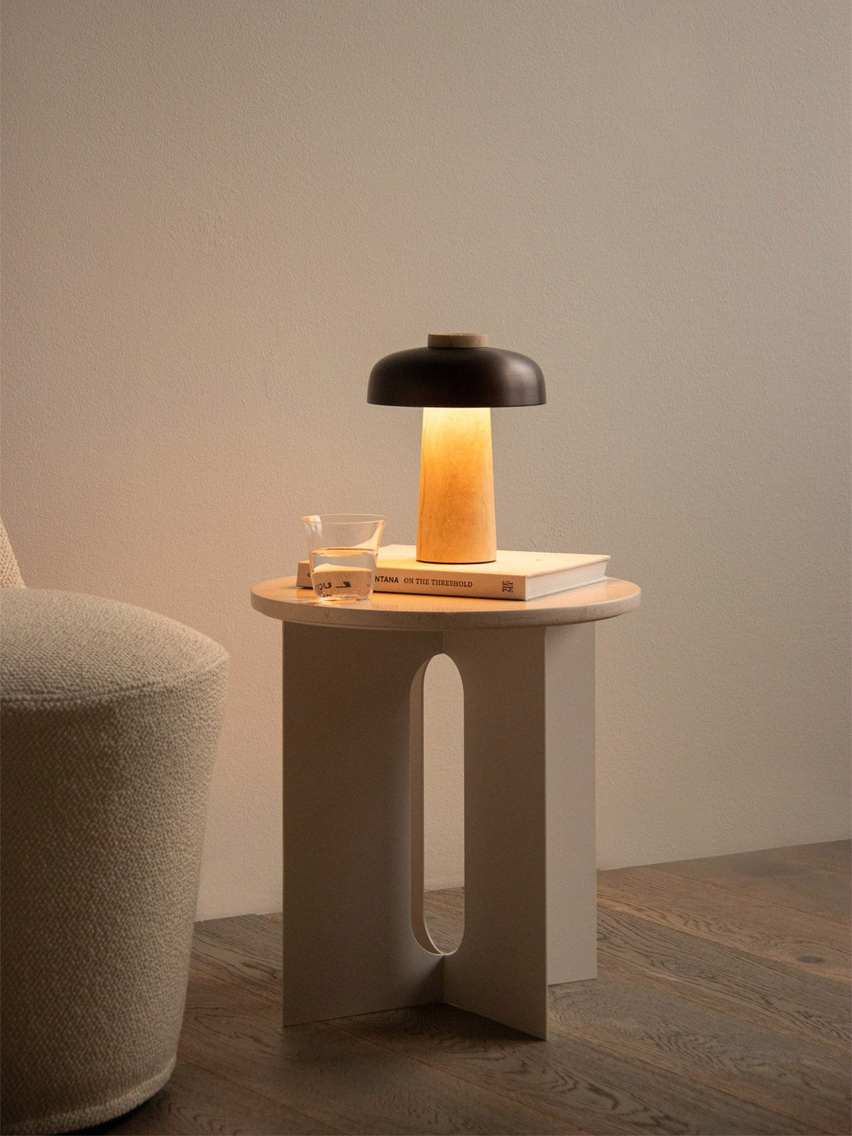 Audo Copenhagen Reverse Portable Lamp oppladbar bordlampe