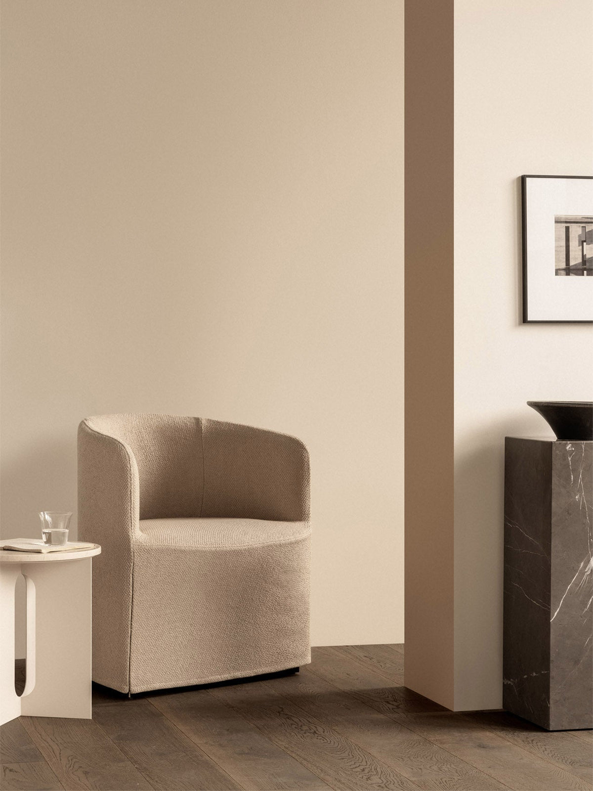 Audo Copenhagen Tearoom Club Chair lenestol, fullpolstret. Velg tekstil og modell