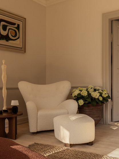 Audo Copenhagen The Tired Man Lounge Chair lenestol. Velg tekstil og treverk
