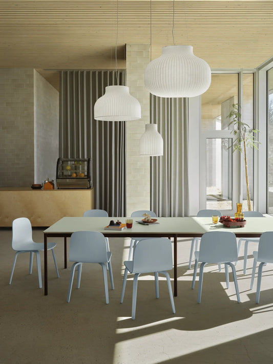 Muuto Visu Chair spisestol med trebein, polstret. Velg tekstil