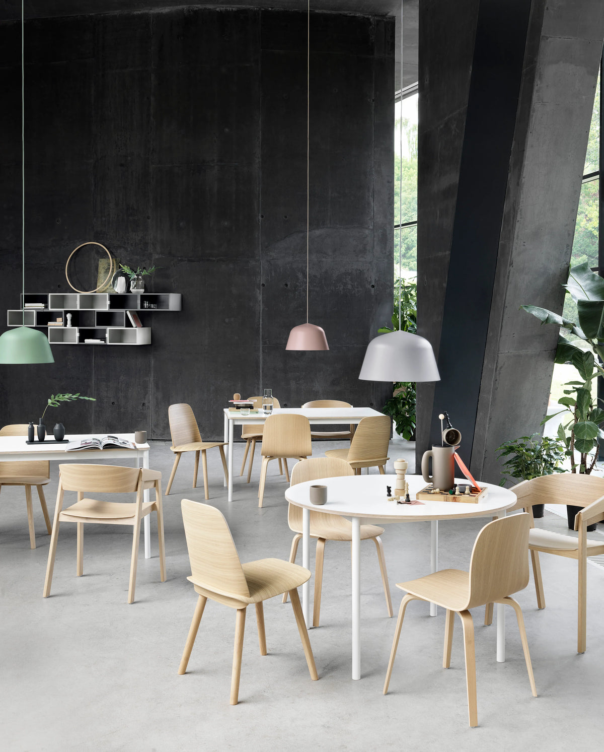 Muuto Base rundt spisebord Ø110. Velg utførelse